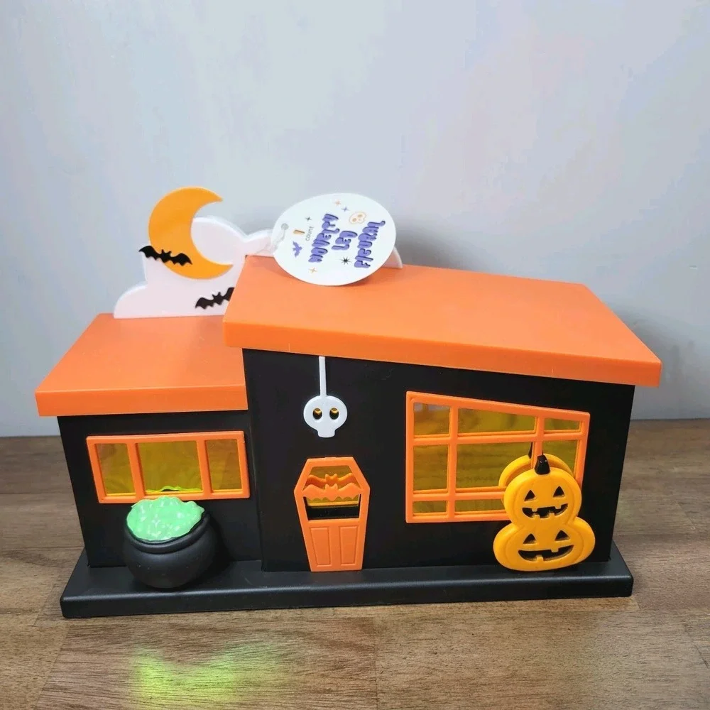 NWT‎ Target Bullseye Playground Halloween Light-Up House Modern Decor 2025